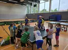 Tischtennis Grundlagen Kindern werden die Grundlagen von Tischtennis erklärt